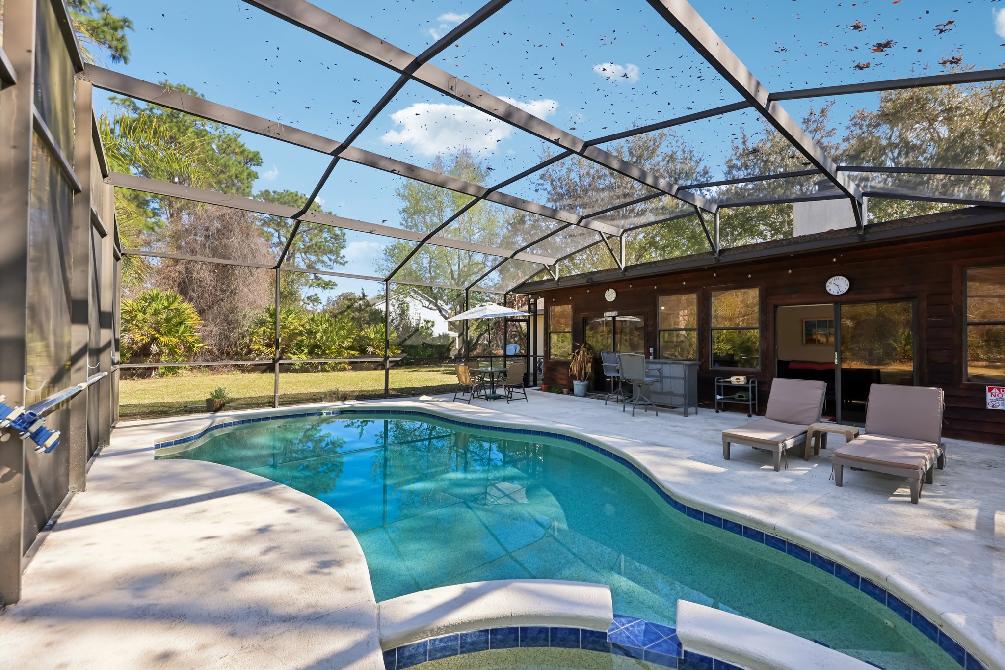 Old Ml-S2002-036.jpg