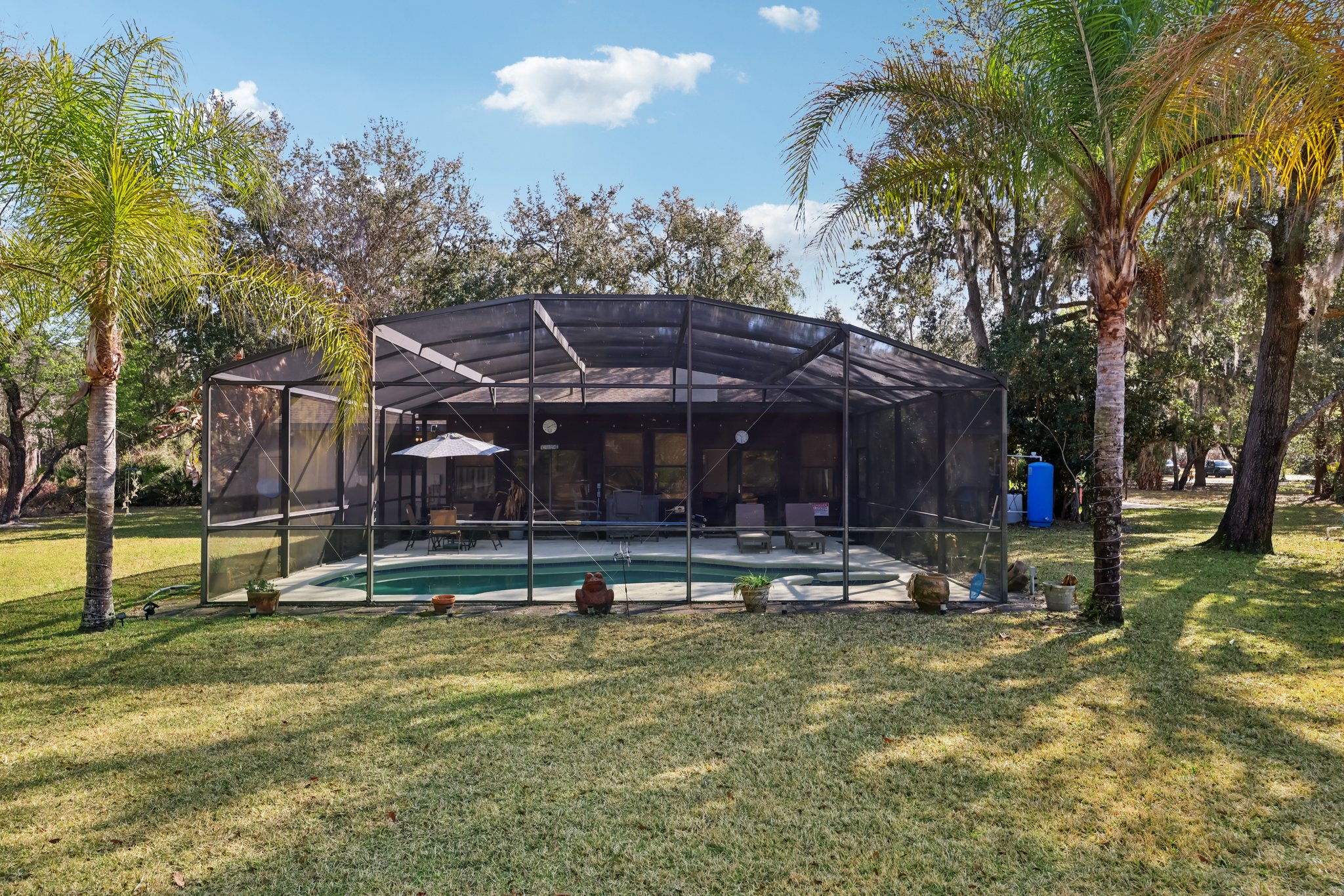 Old Ml-S2002-040.jpg