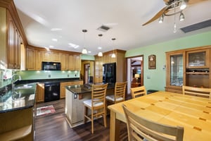 Old Ml-S2002-011.jpg