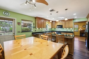 Old Ml-S2002-012.jpg