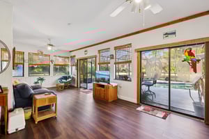 Old Ml-S2002-018.jpg