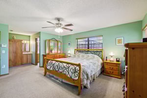 Old Ml-S2002-026.jpg