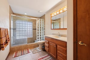 Old Ml-S2002-030.jpg