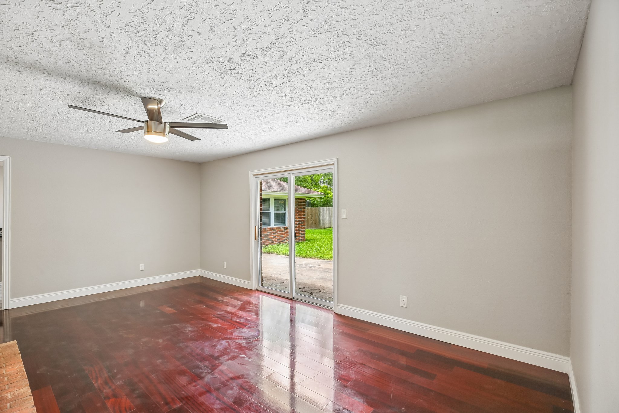 2921 Oak Dr-S2406-006.jpg