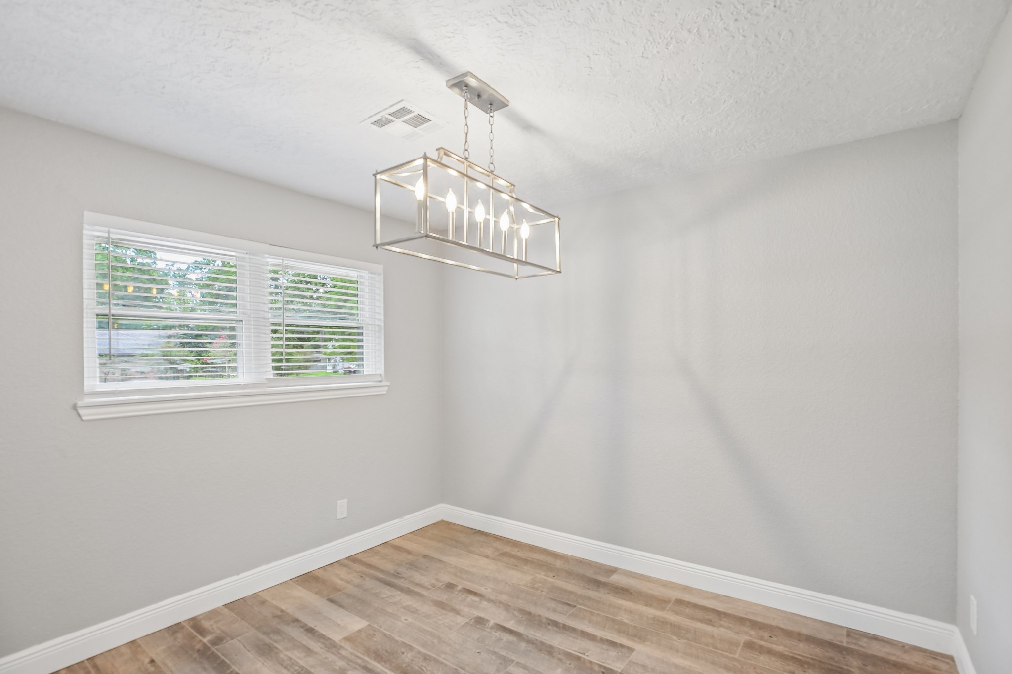 2921 Oak Dr-S2406-009.jpg