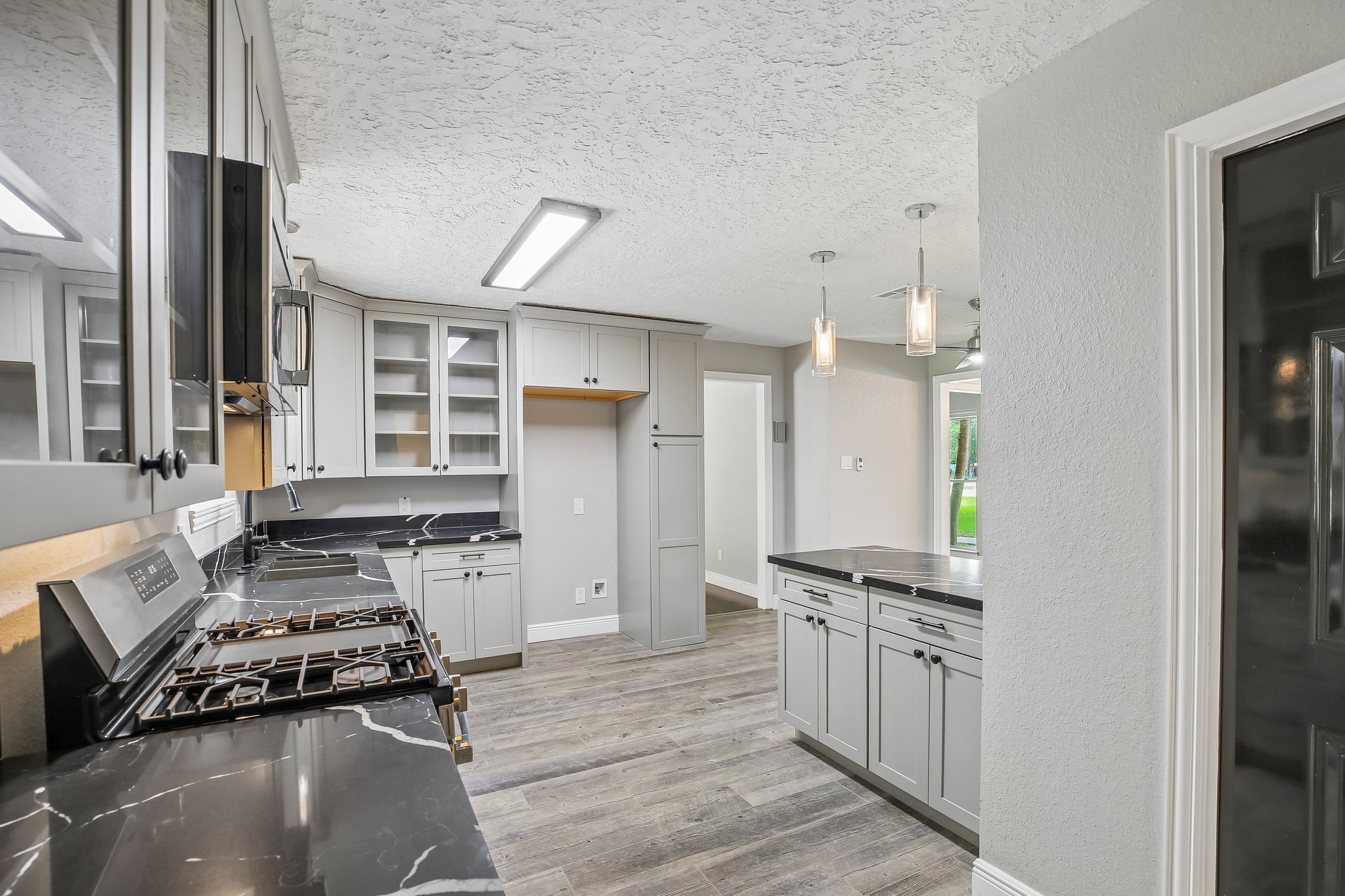 2921 Oak Dr-S2406-017.jpg