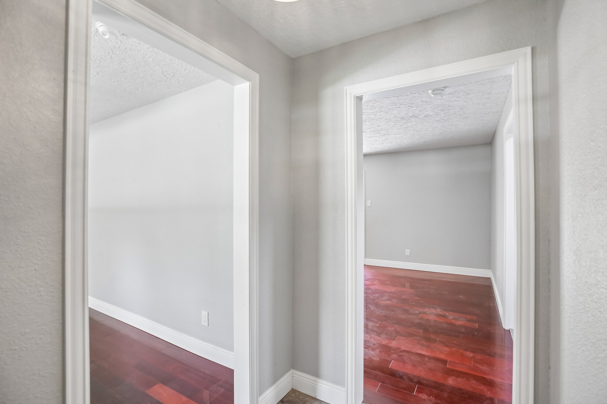 2921 Oak Dr-S2406-018.jpg