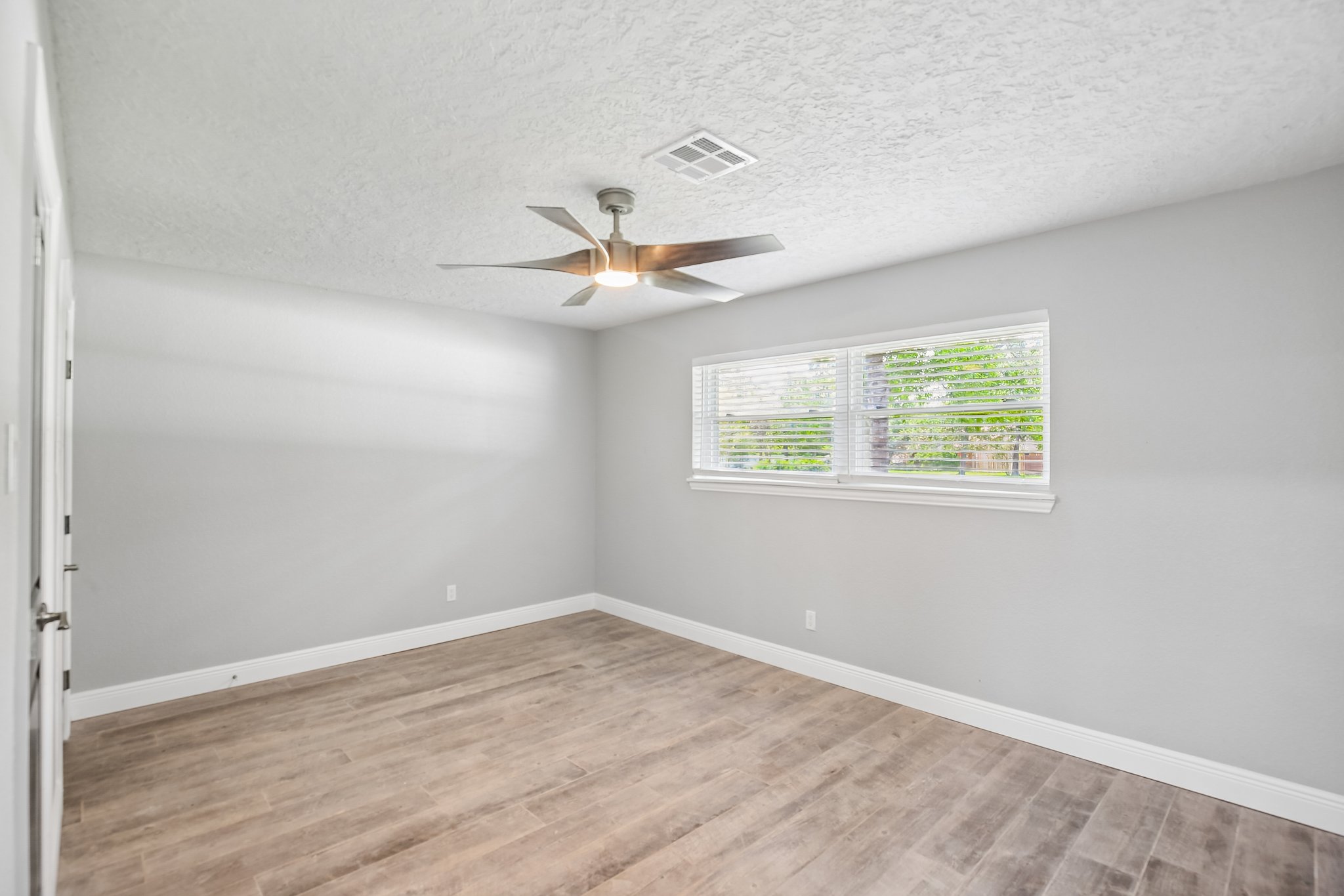 2921 Oak Dr-S2406-029.jpg