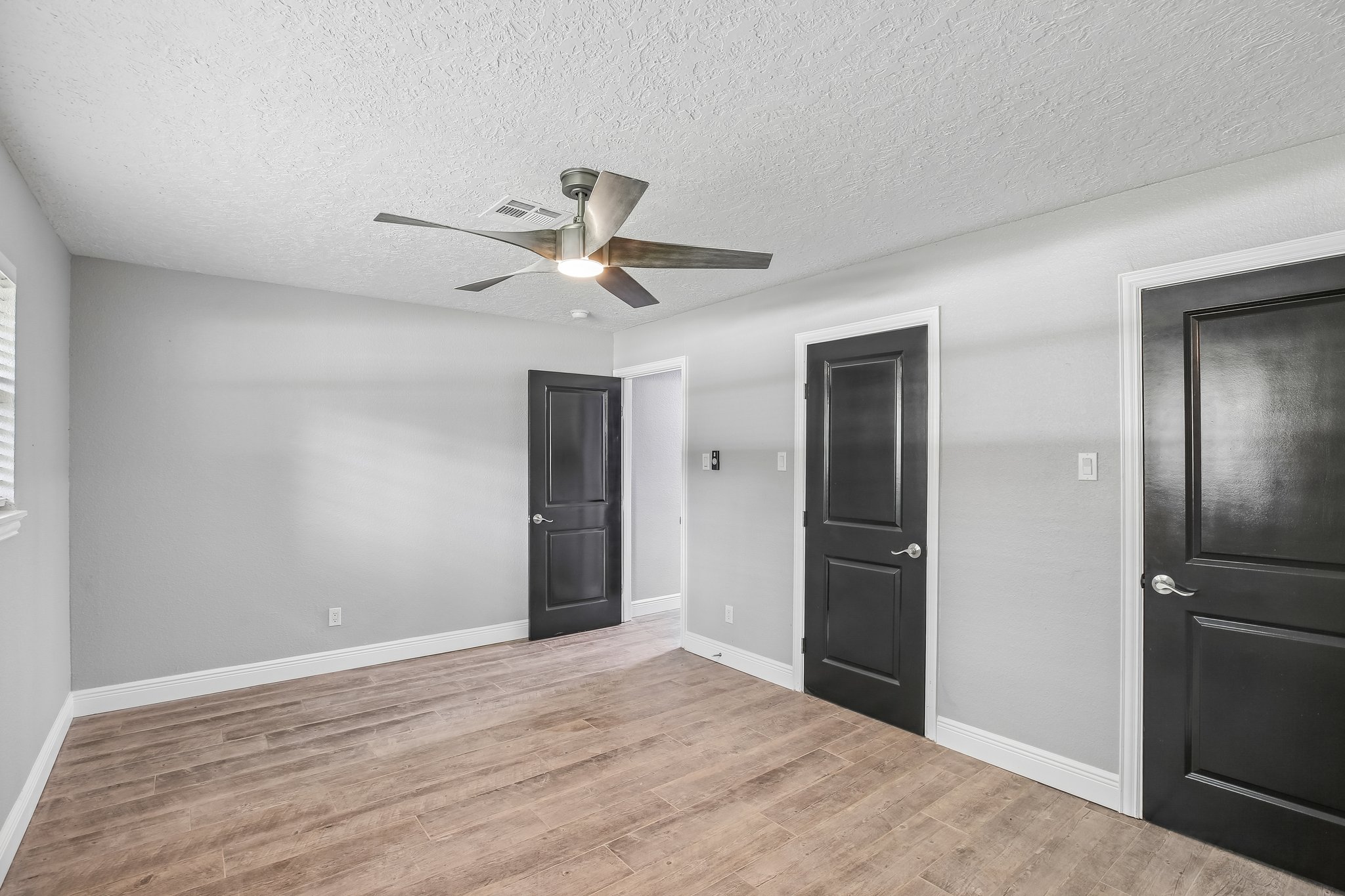 2921 Oak Dr-S2406-030.jpg