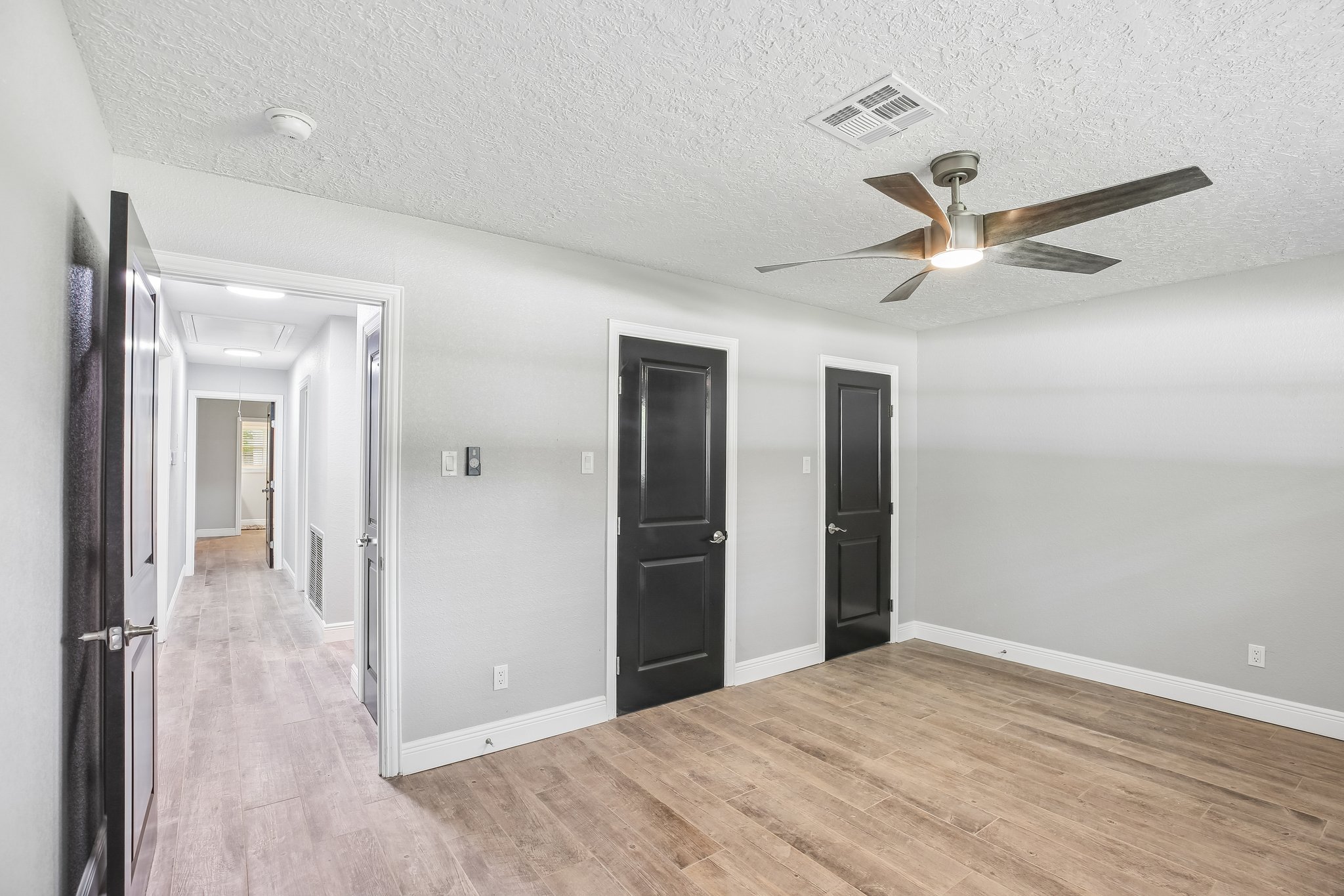 2921 Oak Dr-S2406-031.jpg