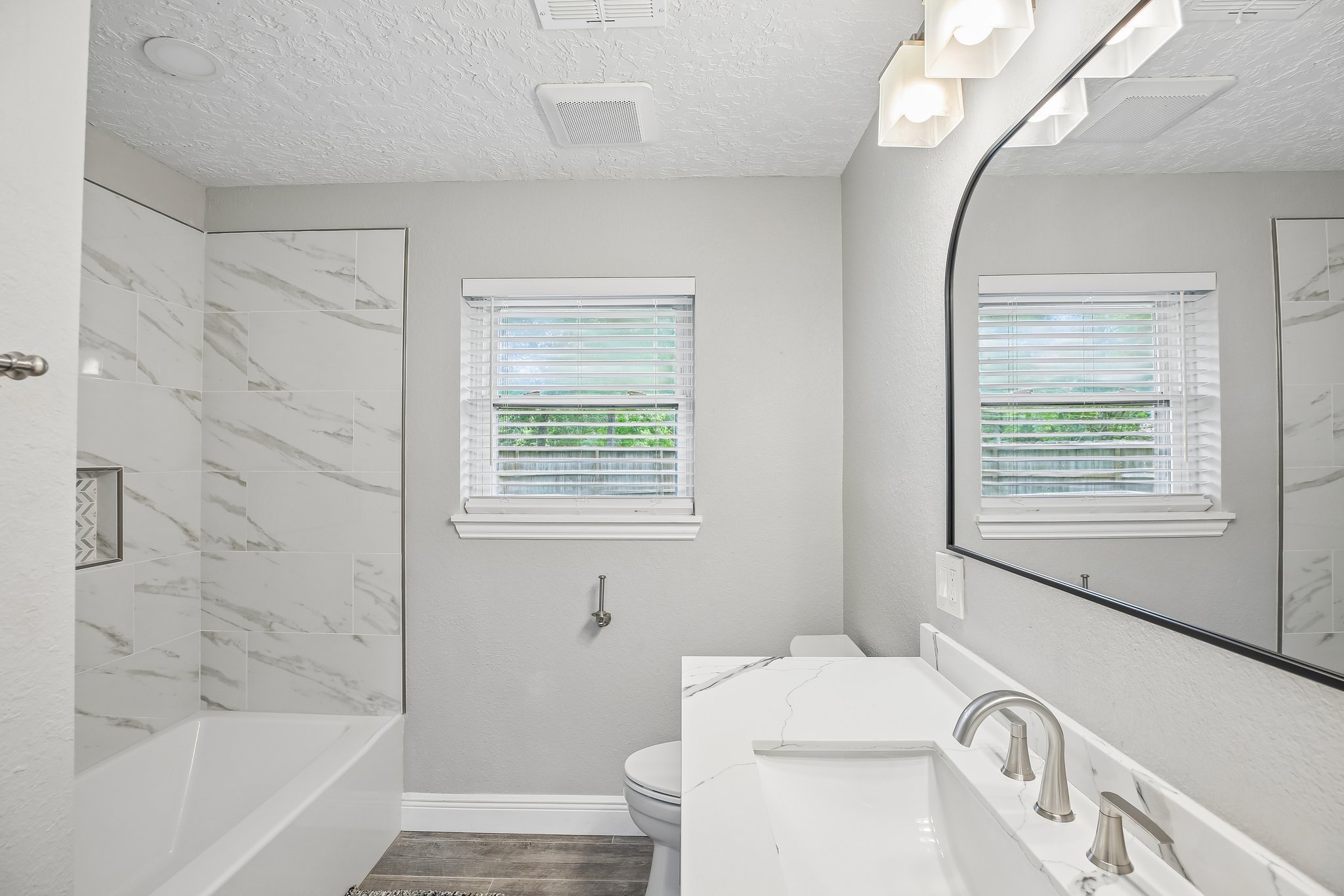 2921 Oak Dr-S2406-033.jpg