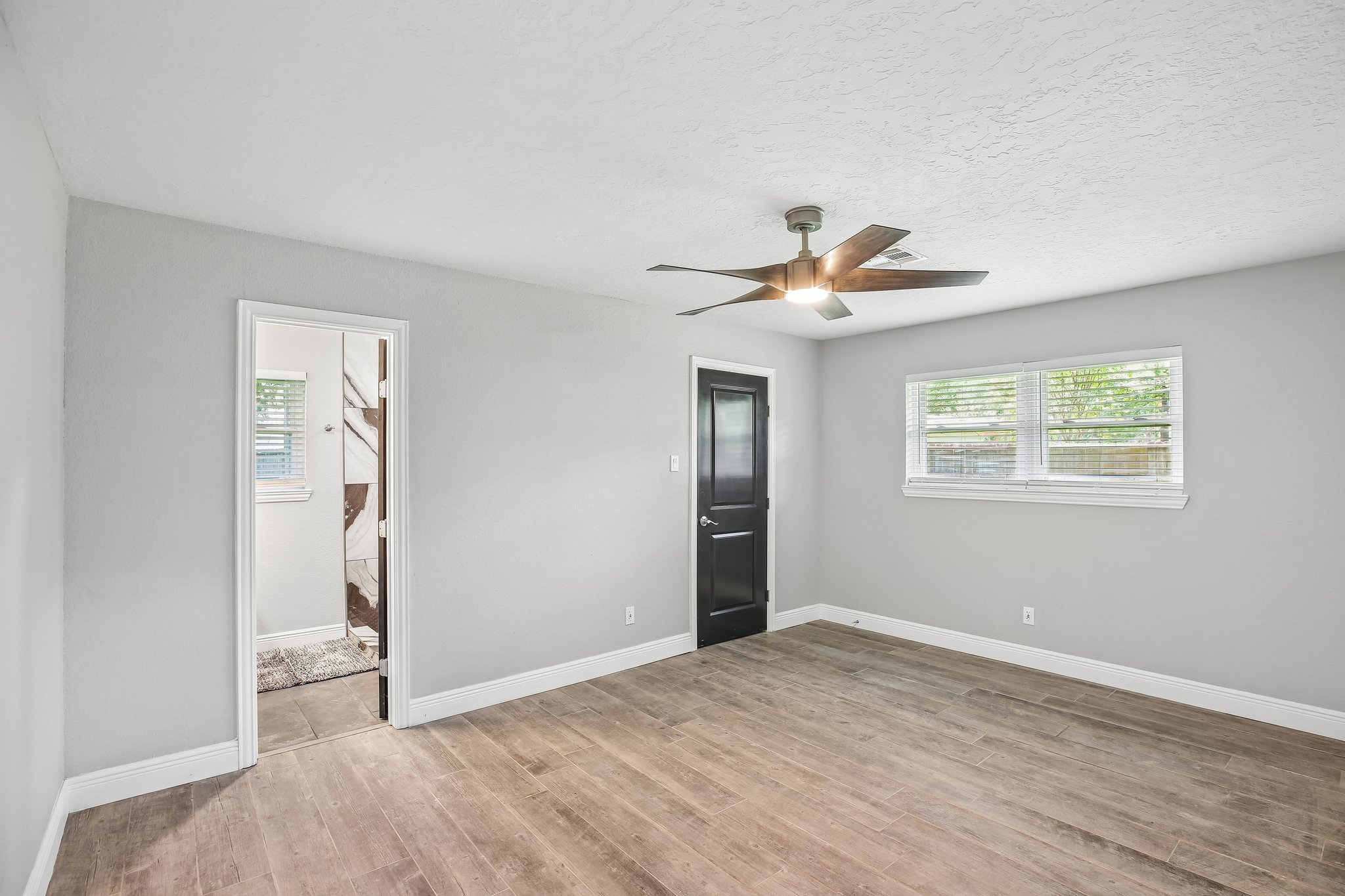 2921 Oak Dr-S2406-036.jpg