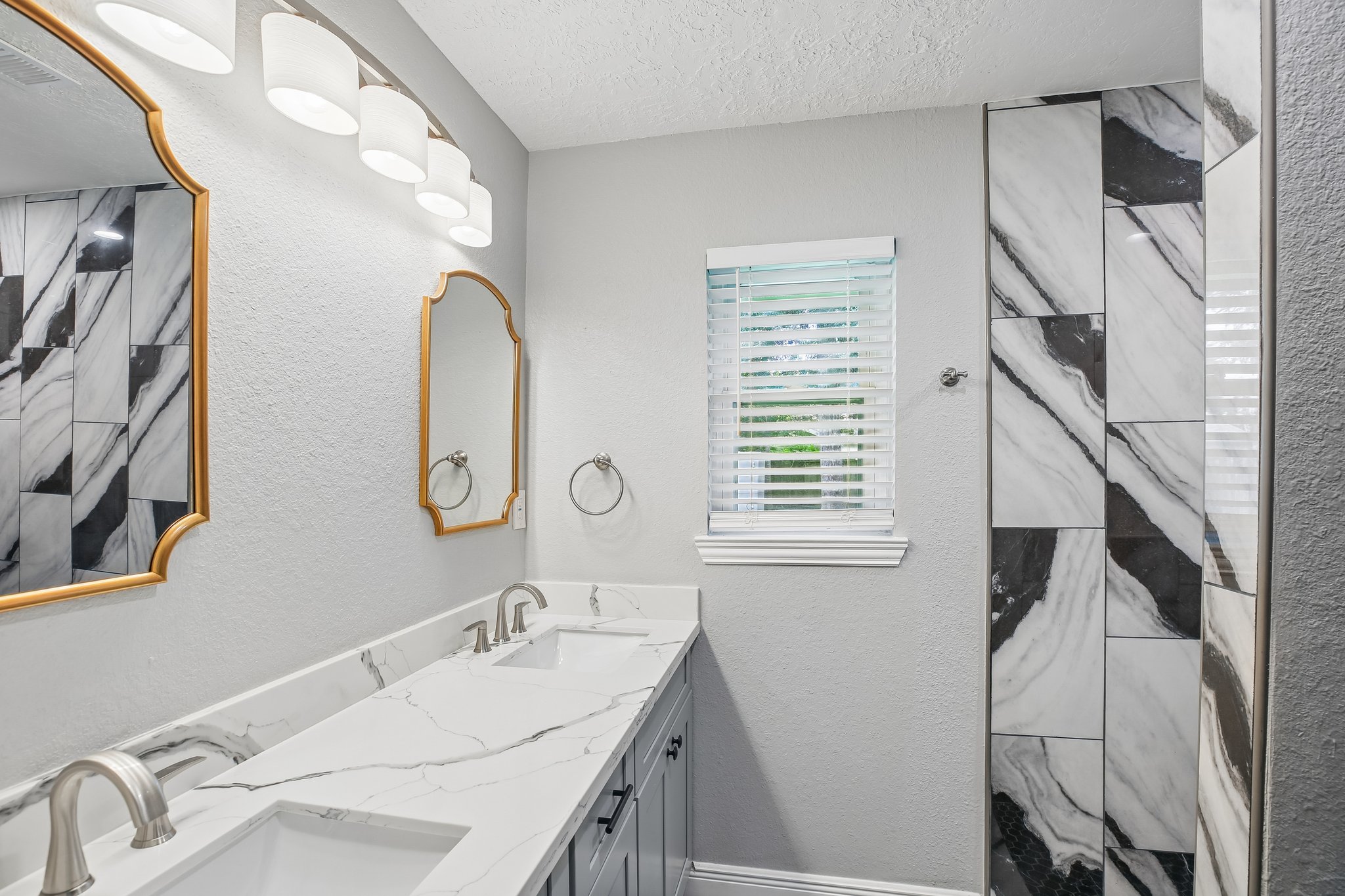 2921 Oak Dr-S2406-040.jpg