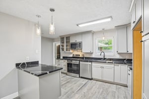 2921 Oak Dr-S2406-015.jpg
