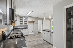 2921 Oak Dr-S2406-017.jpg