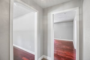 2921 Oak Dr-S2406-018.jpg