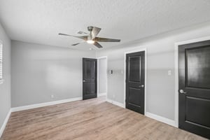 2921 Oak Dr-S2406-030.jpg