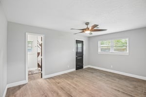 2921 Oak Dr-S2406-036.jpg