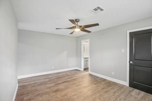 2921 Oak Dr-S2406-038.jpg