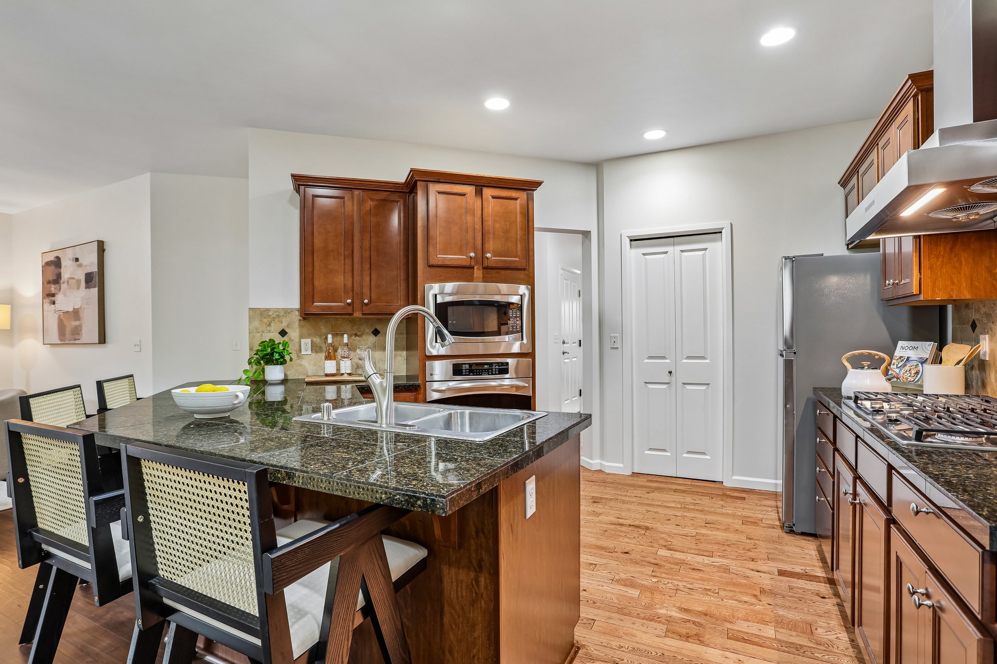 183rd Pl-S3009-016.jpg