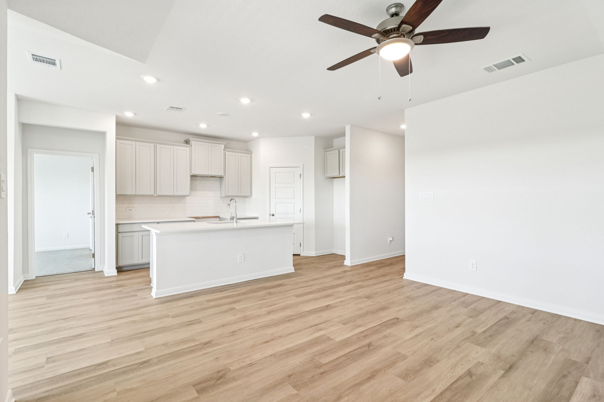 San Antonio - Catalina - 2922 Clemente Wy Converse TX 78109 - 009