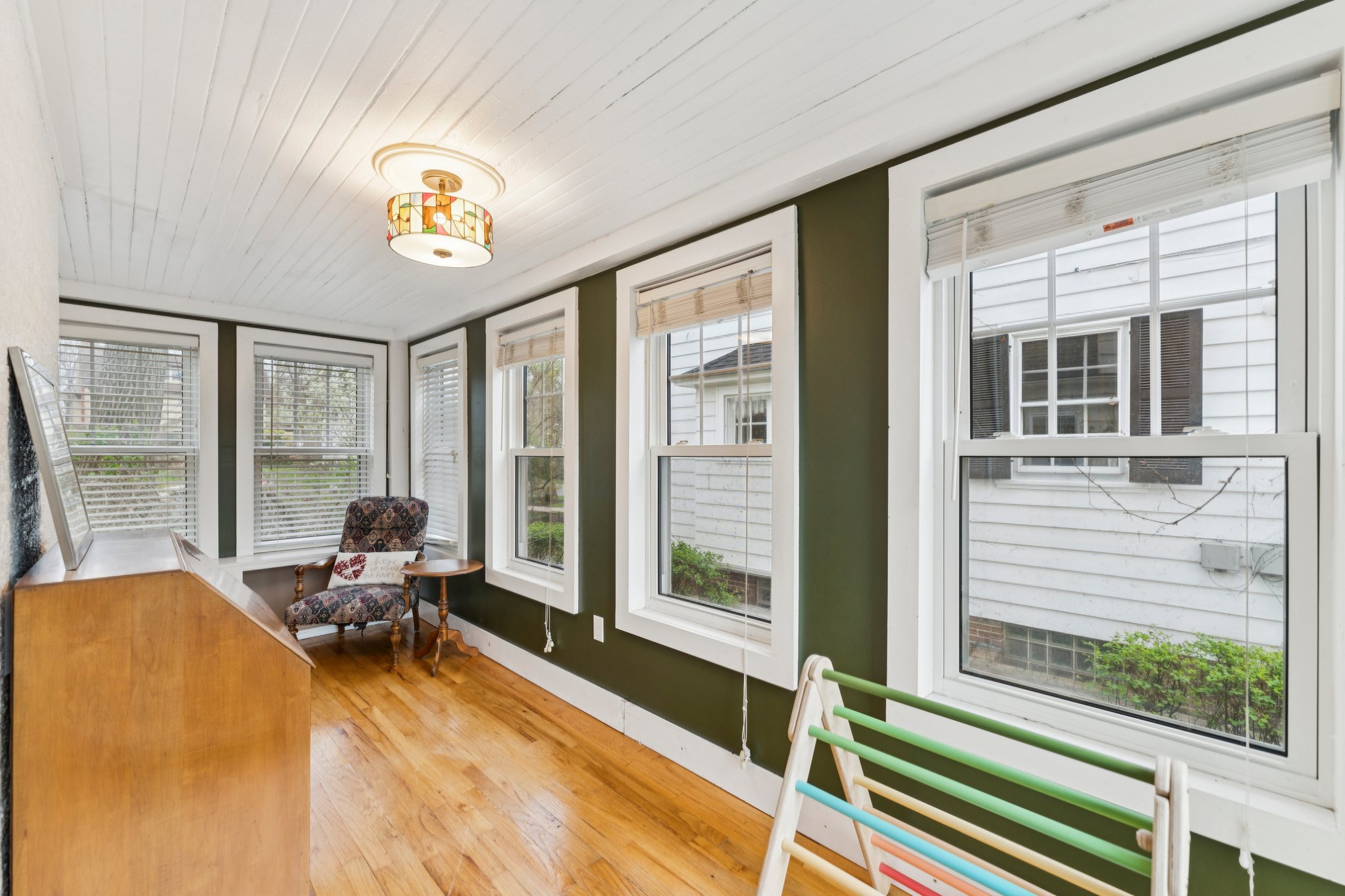 E Overlook Rd-S1504-053.jpg