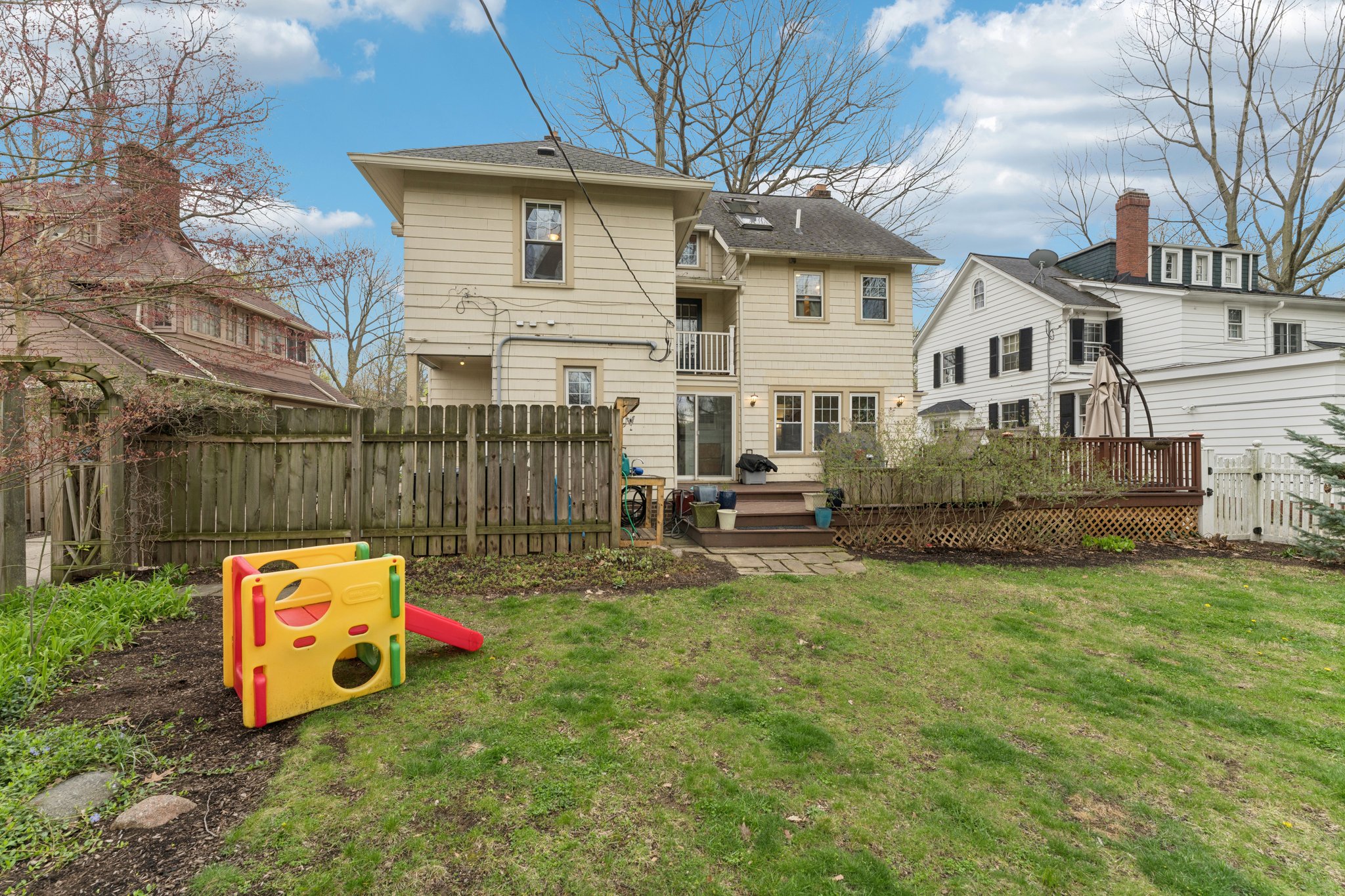 E Overlook Rd-S1504-055.jpg