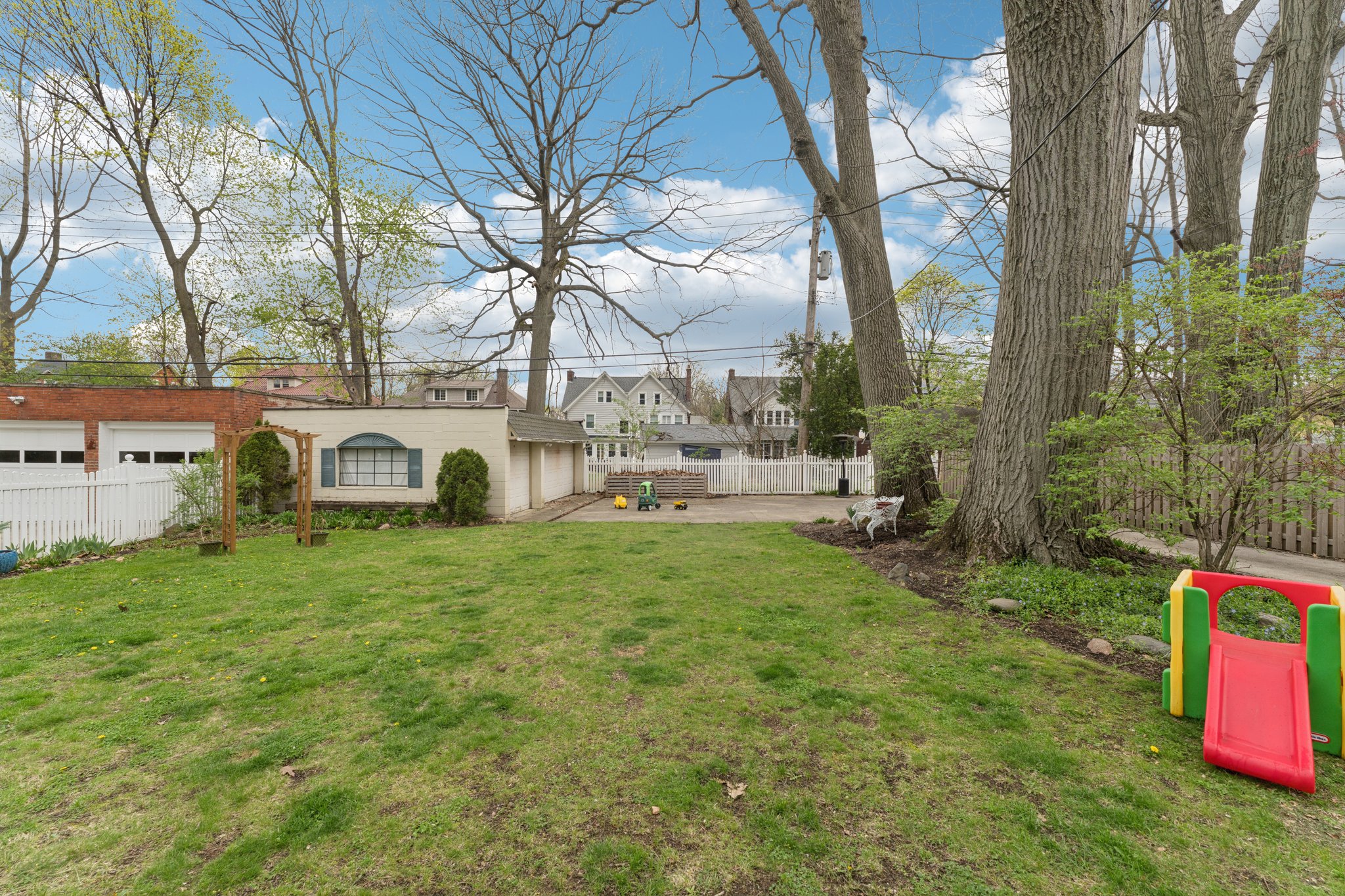 E Overlook Rd-S1504-059.jpg