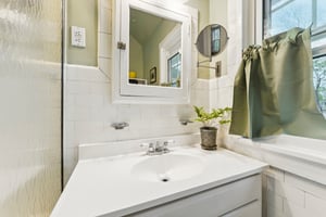 E Overlook Rd-S1504-046.jpg