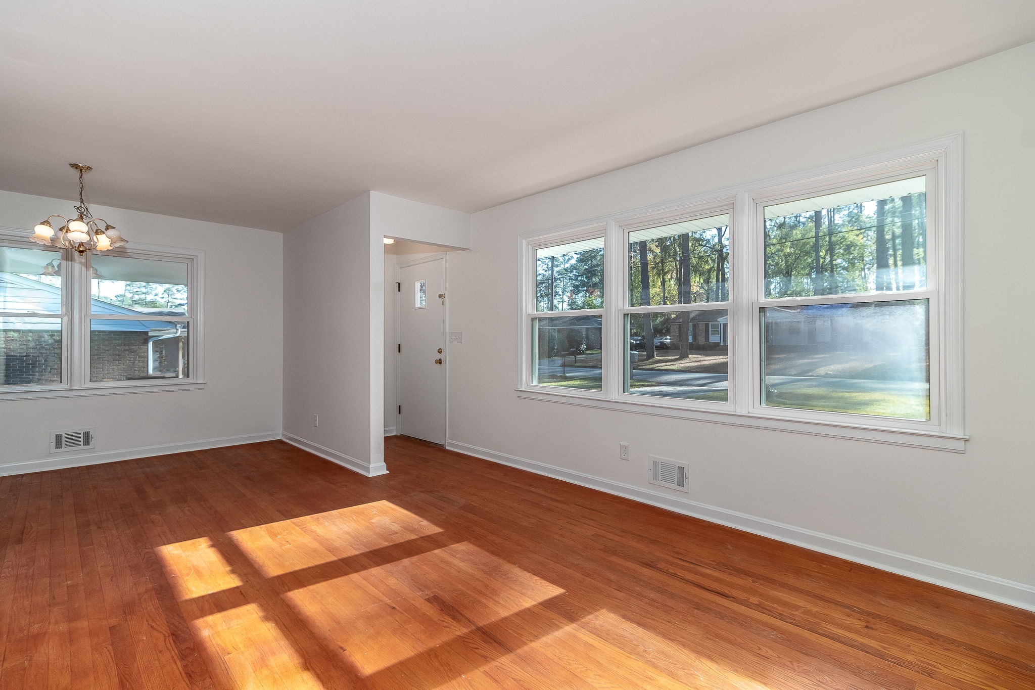 Living Room/Dining Room