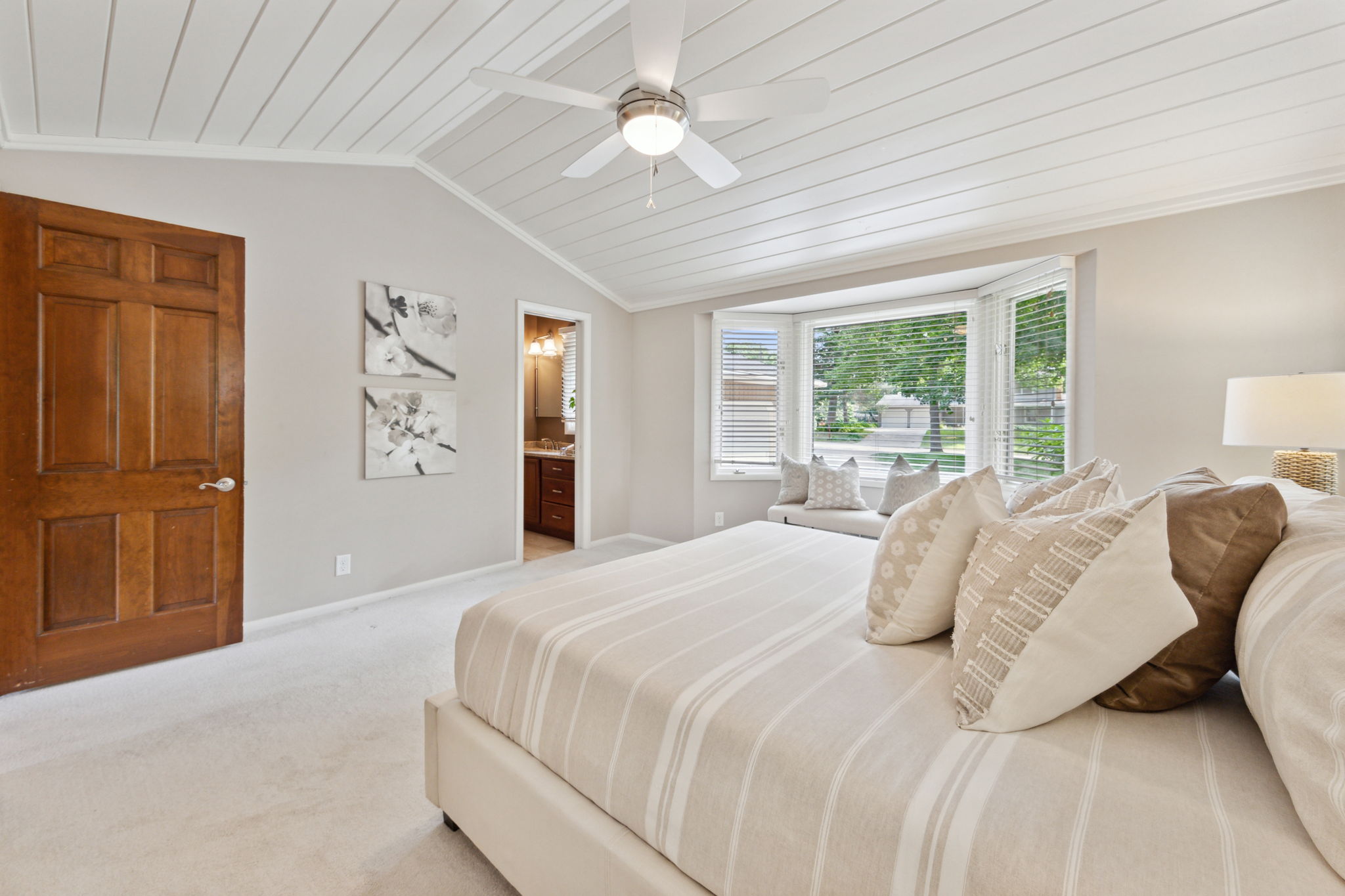 16_Interior
