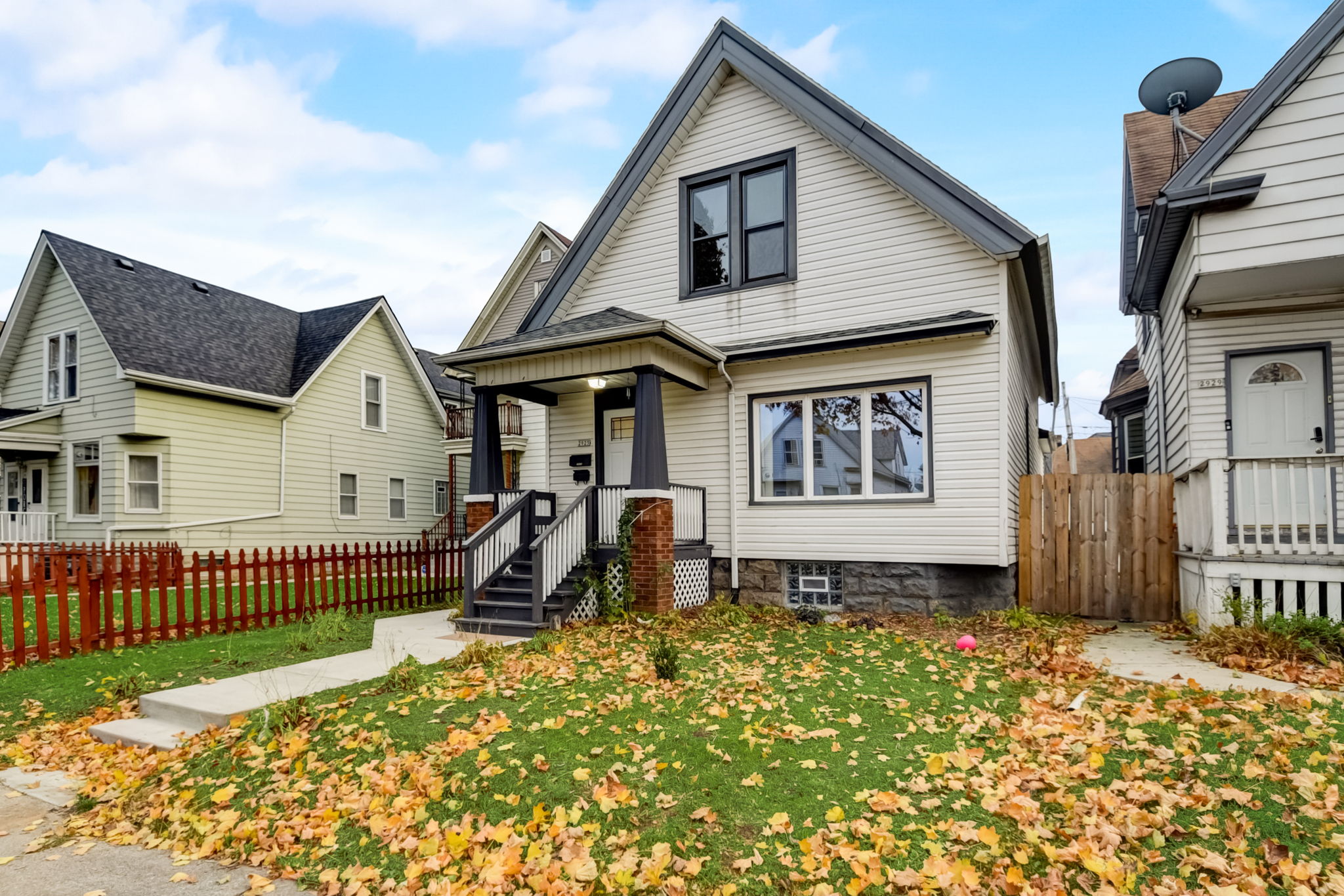 W Hayes Ave-004