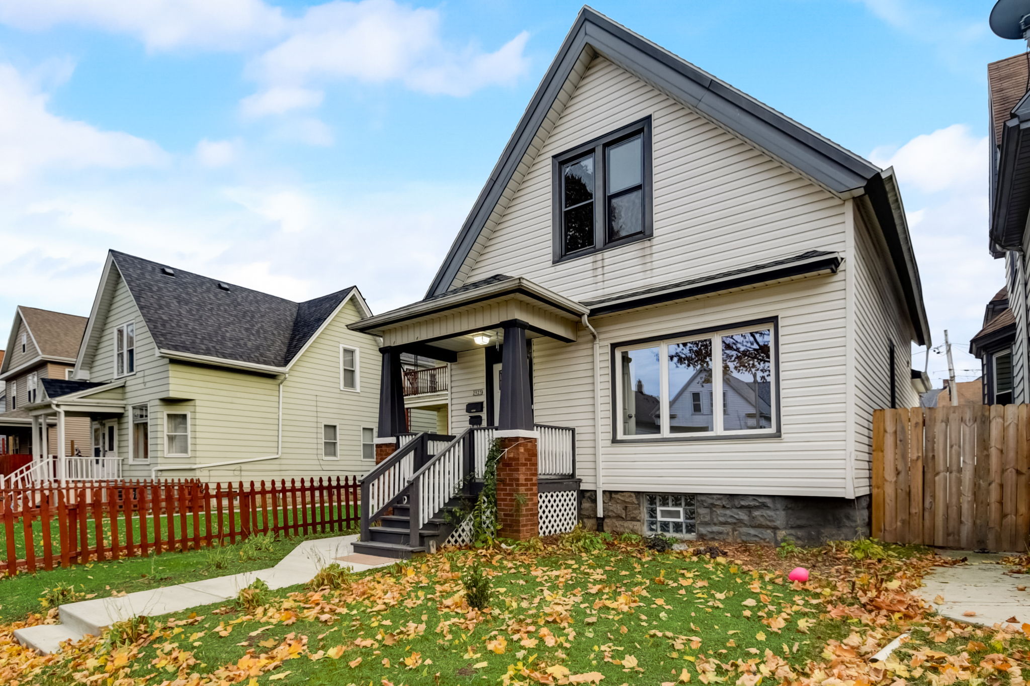 W Hayes Ave-005