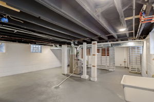 W Hayes Ave-035