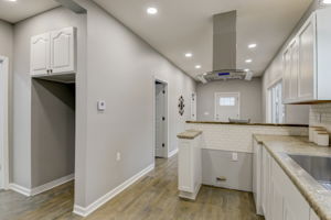 W Hayes Ave-010