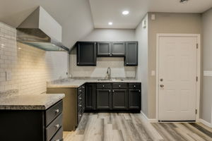 W Hayes Ave-026