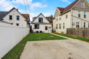 W Hayes Ave-041