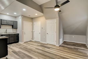 W Hayes Ave-021