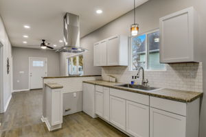 W Hayes Ave-011