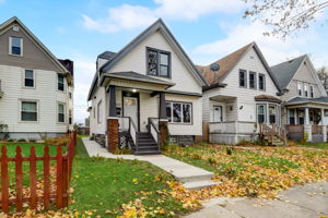 W Hayes Ave-001