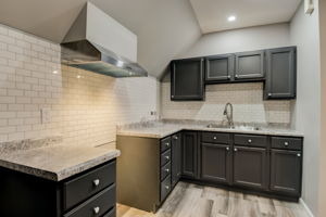 W Hayes Ave-025