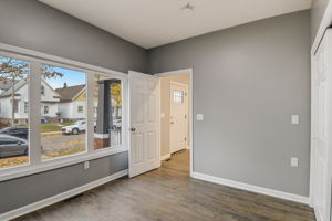 W Hayes Ave-014