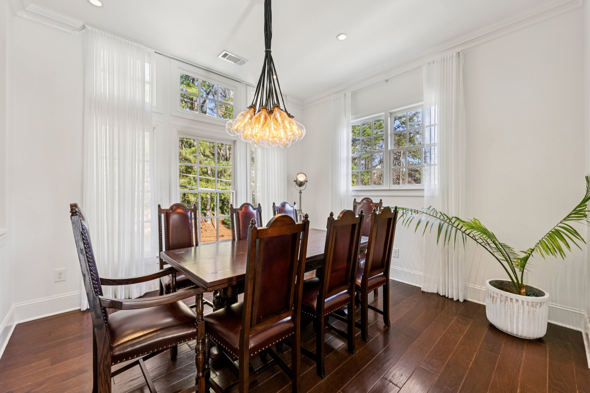 Hermance Dr NE-S0412-008.jpg