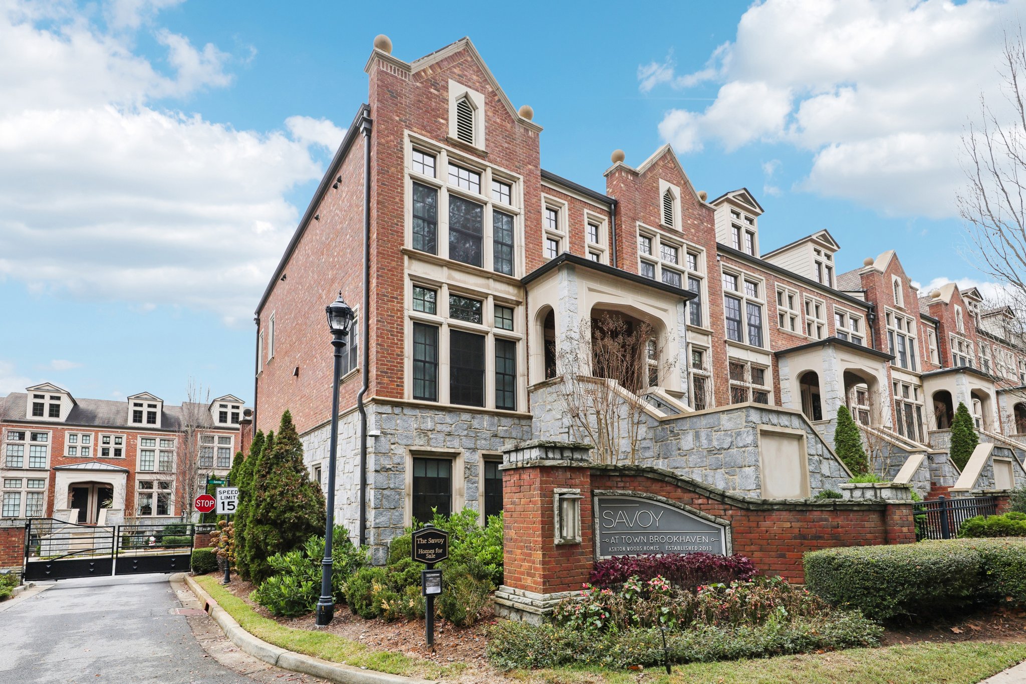 Hermance Dr NE-S0912-003r.jpg