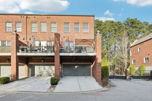 Hermance Dr NE-S0412-035.jpg