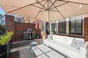 Hermance Dr NE-S0412-038.jpg