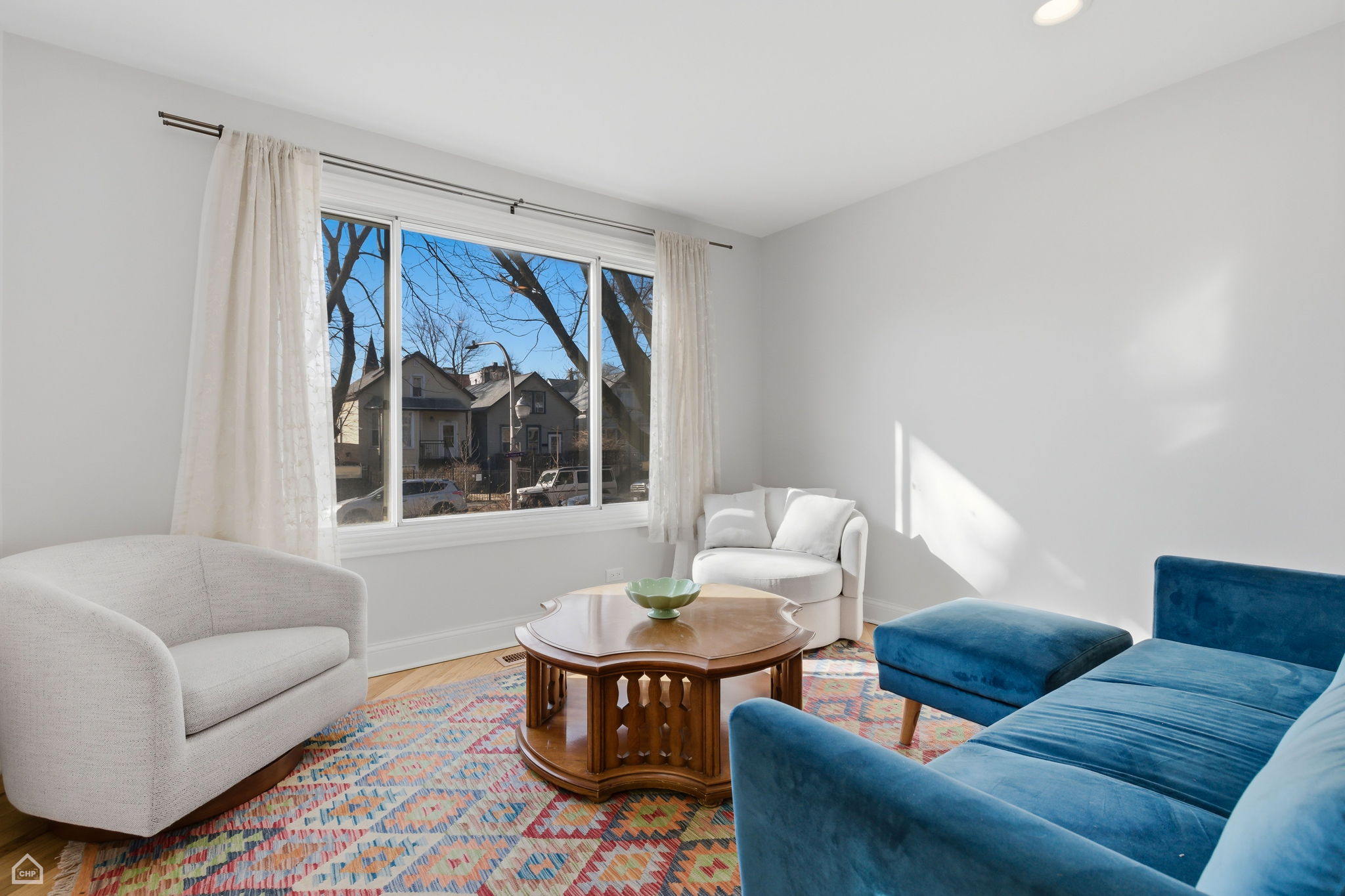 2926 W Belden Ave 1 - Karen Biazar_003