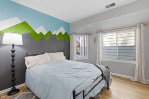 2926 W Belden Ave 1 - Karen Biazar_022