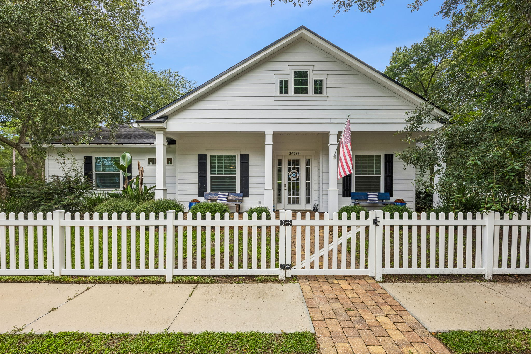 Welcome to 29283 Grandview Manor