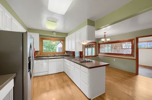 2929 Crestview Dr, Minneapolis, MN 55418, USA Photo 11